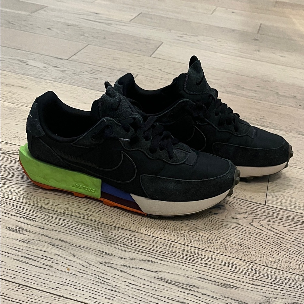 Nike Women’s Fontanka Waffle ‘Black Volt’ Women’s Size 8.5